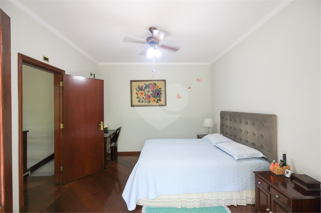 CASA À VENDA REFORMADA COM 4 QUARTOS (SUÍTES), PISCINA E 6 VAGAS NO CITY AMÉRICA