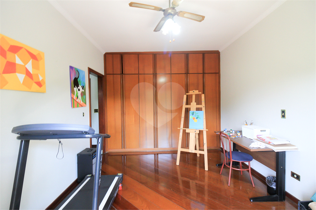 CASA À VENDA REFORMADA COM 4 QUARTOS (SUÍTES), PISCINA E 6 VAGAS NO CITY AMÉRICA