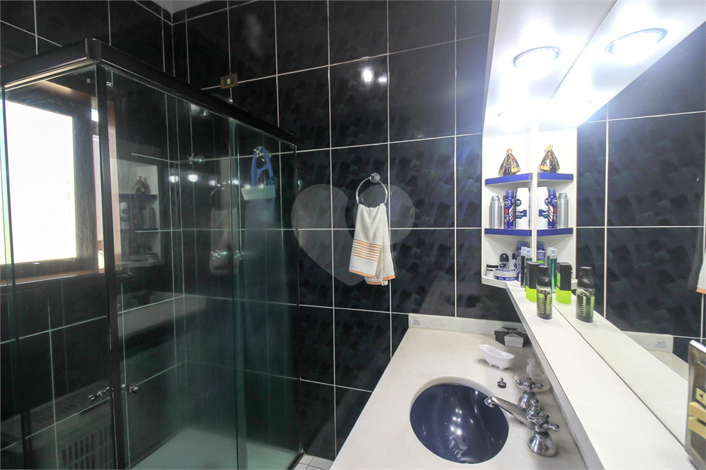 CASA À VENDA REFORMADA COM 4 QUARTOS (SUÍTES), PISCINA E 6 VAGAS NO CITY AMÉRICA