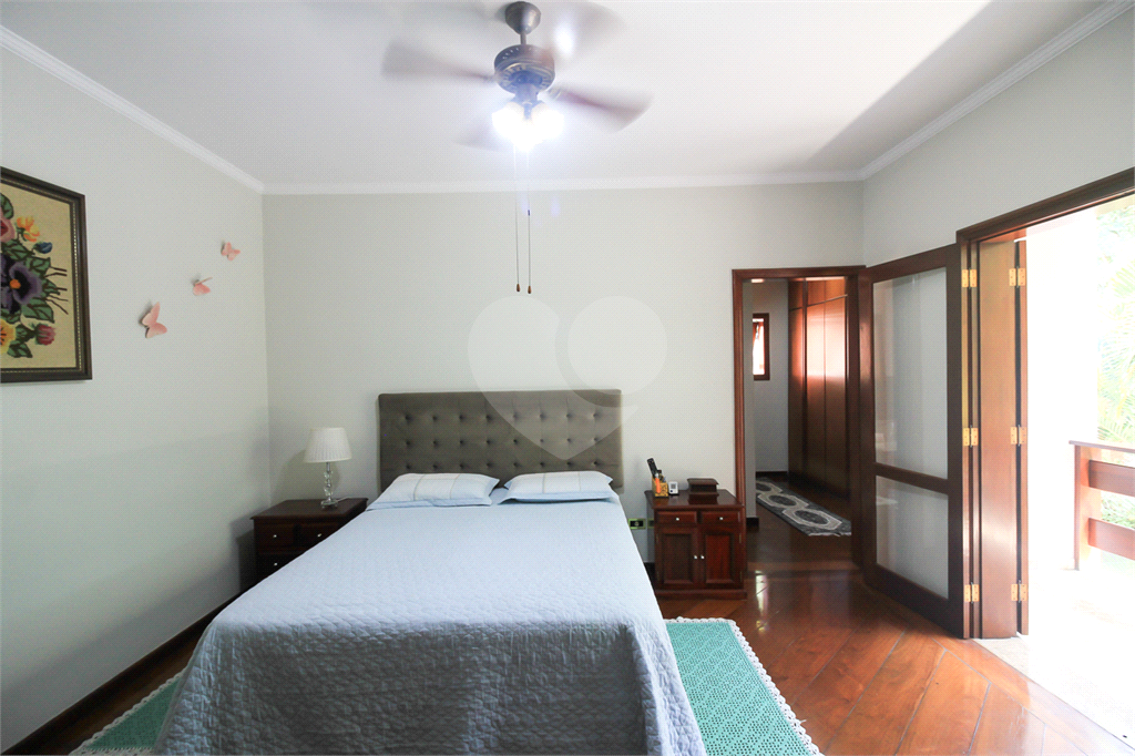 CASA À VENDA REFORMADA COM 4 QUARTOS (SUÍTES), PISCINA E 6 VAGAS NO CITY AMÉRICA