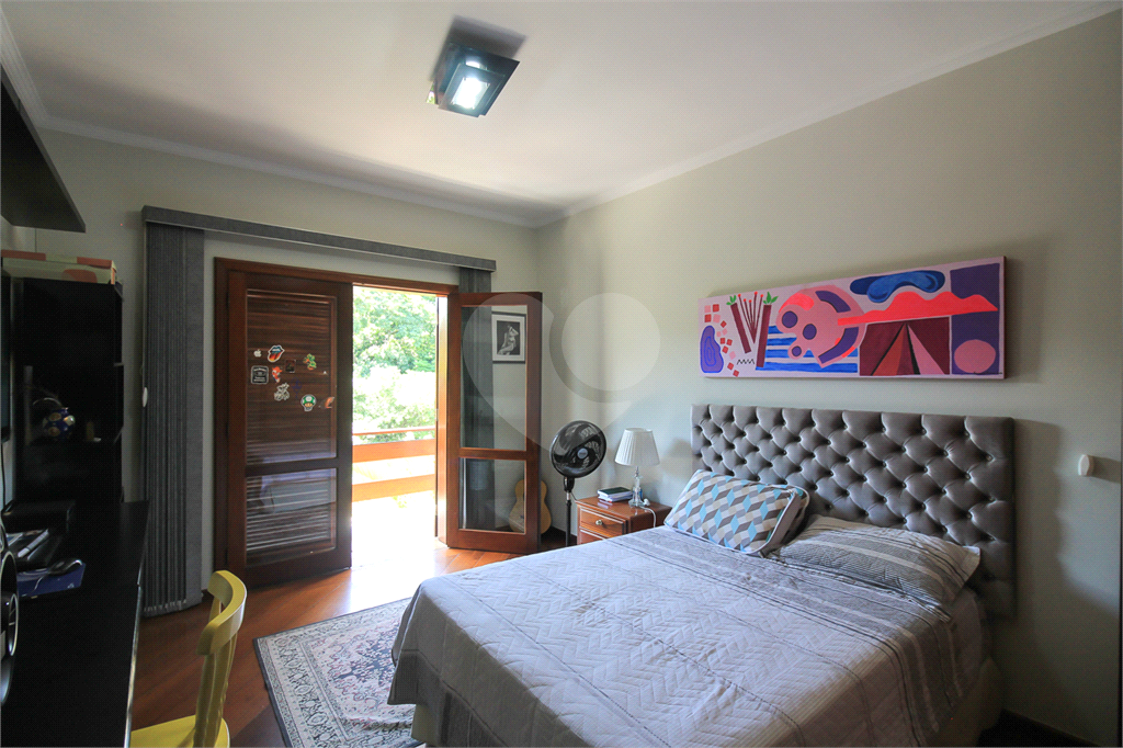 CASA À VENDA REFORMADA COM 4 QUARTOS (SUÍTES), PISCINA E 6 VAGAS NO CITY AMÉRICA