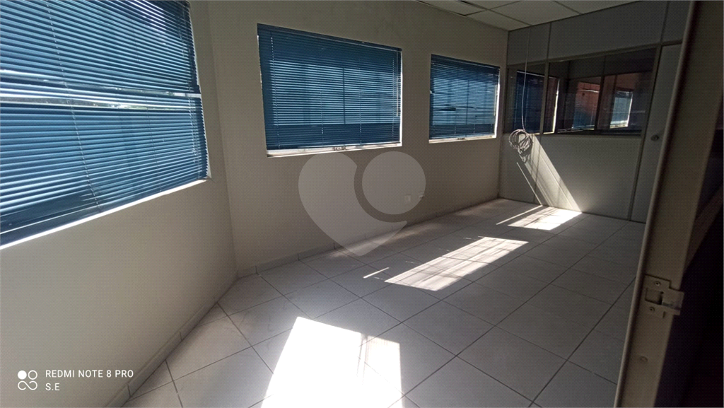 Prédio comercial em Santana