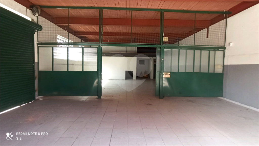 Prédio comercial em Santana