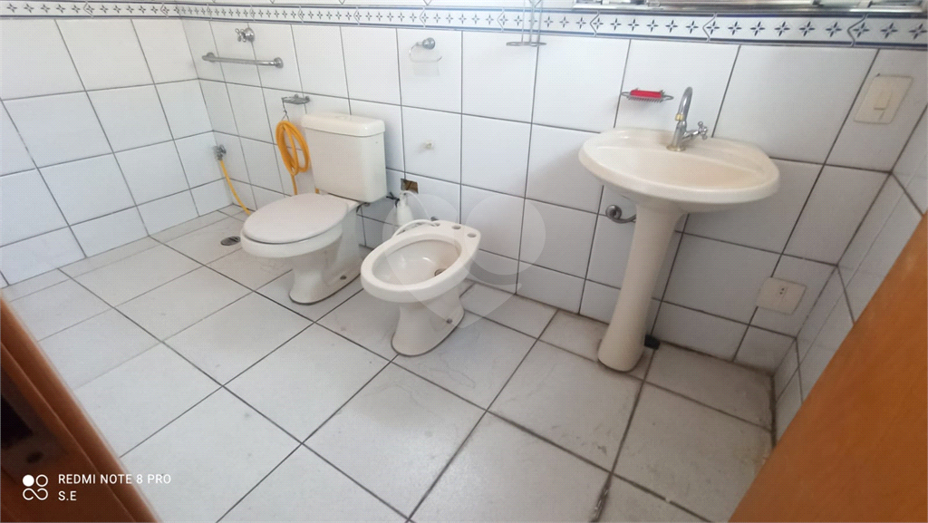 Prédio comercial em Santana