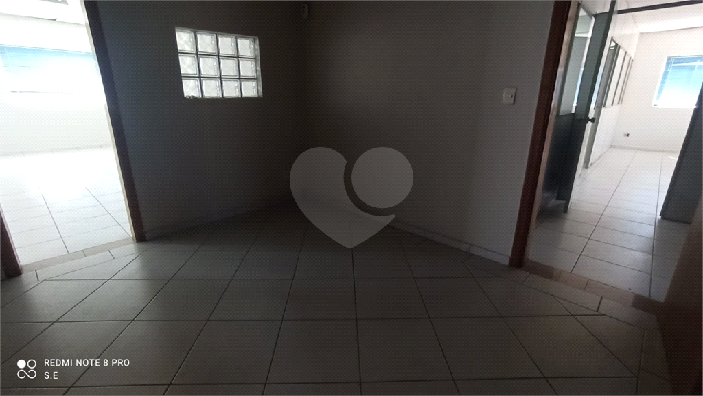 Prédio comercial em Santana