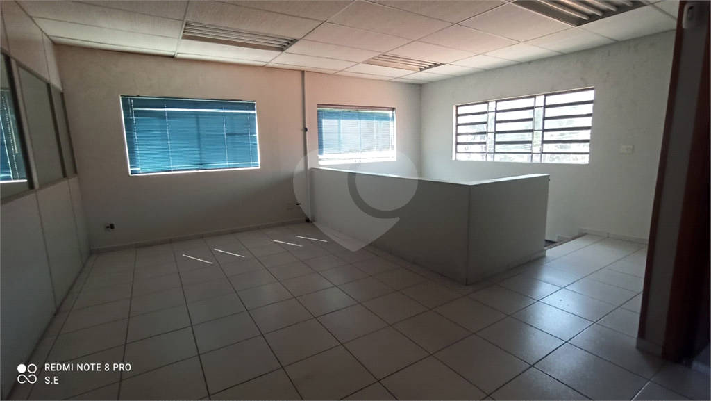 Prédio comercial em Santana