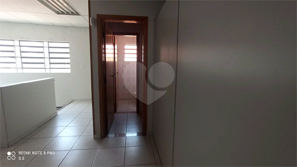 Prédio comercial em Santana