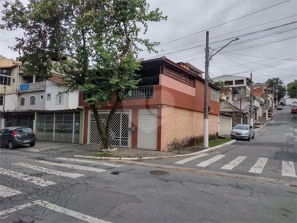 LINDO SOBRADO COM ÁREA GOURMET E FINO ACABAMENTO