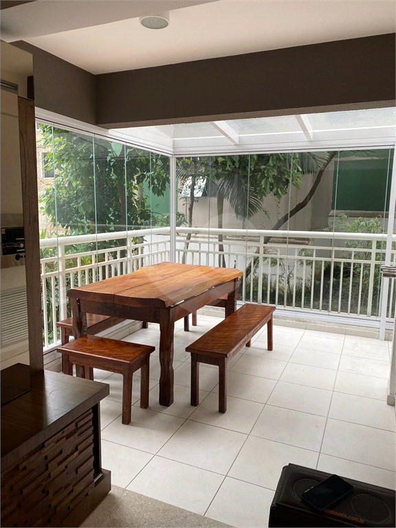 APARTAMENTO em SANTANA