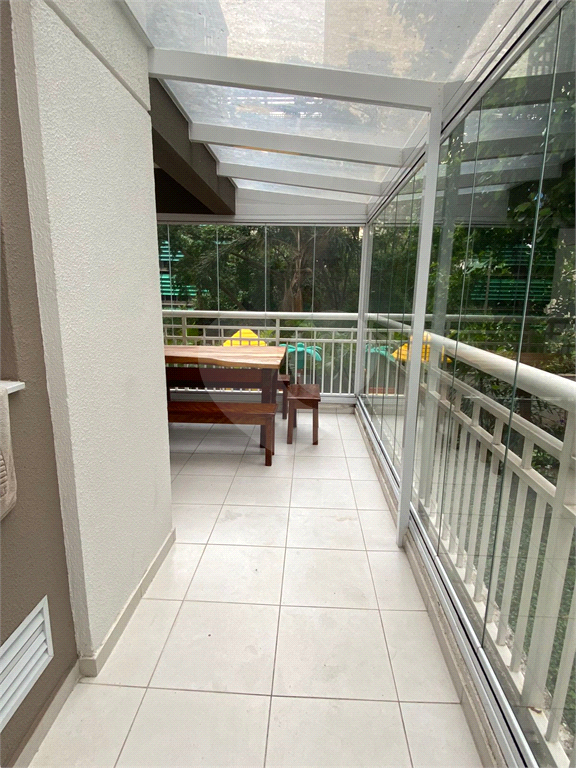 APARTAMENTO em SANTANA