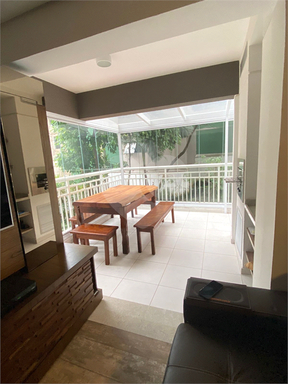 APARTAMENTO em SANTANA