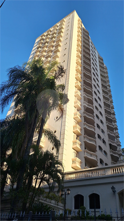 Para quem procura exclusividade, no condomínio mais charmoso de Perdizes. Condomínio Burgos do Sumaré, Praça Irmãos Karmann, Apartamento com 3 dormitórios, sendo 2 suítes, todos com sacada, 2  vagas de garagem,