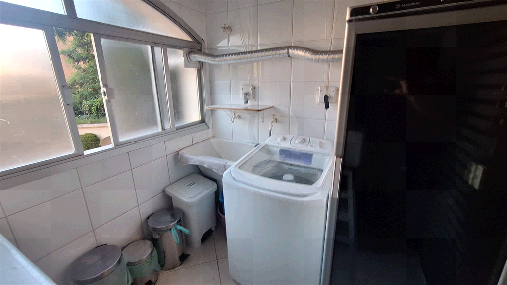 Para quem procura exclusividade, no condomínio mais charmoso de Perdizes. Condomínio Burgos do Sumaré, Praça Irmãos Karmann, Apartamento com 3 dormitórios, sendo 2 suítes, todos com sacada, 2  vagas de garagem,