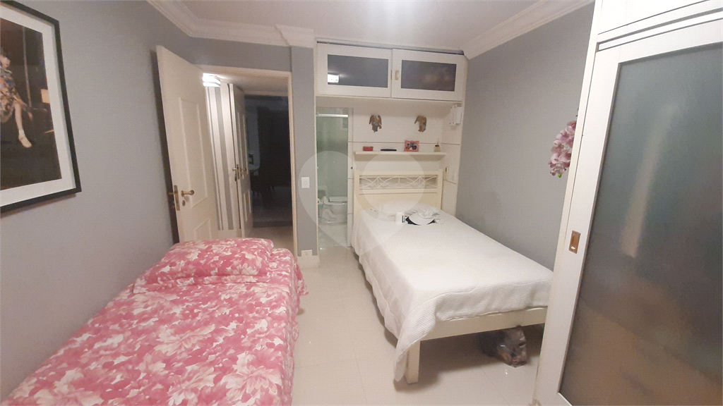 Apartamento à venda Perdizes, a 80 m da Avenida Sumaré, com 3 dormitórios, (2 suítes), ar condicionado, 2 vagas 