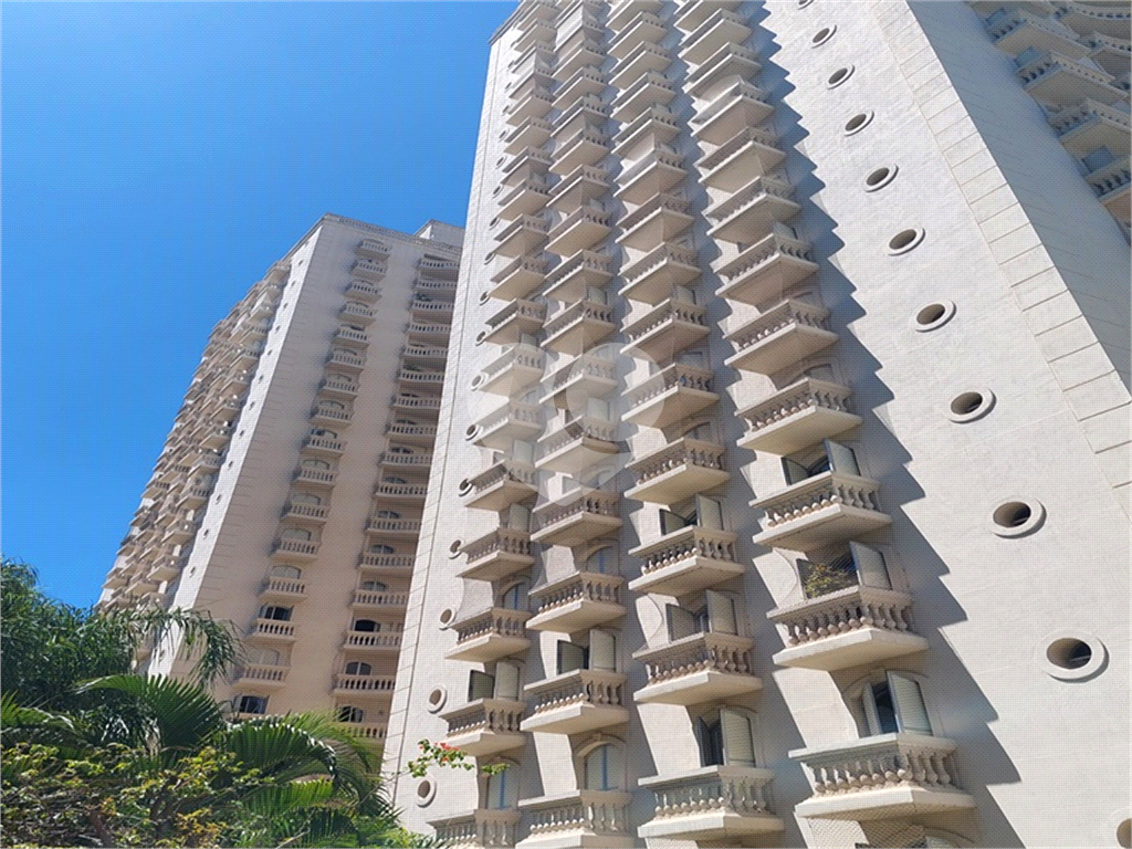 Apartamento à venda Perdizes, a 80 m da Avenida Sumaré, com 3 dormitórios, (2 suítes), ar condicionado, 2 vagas 