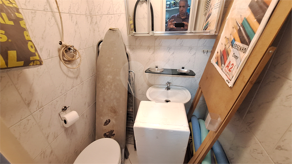 Para quem procura exclusividade, no condomínio mais charmoso de Perdizes. Condomínio Burgos do Sumaré, Praça Irmãos Karmann, Apartamento com 3 dormitórios, sendo 2 suítes, todos com sacada, 2  vagas de garagem,