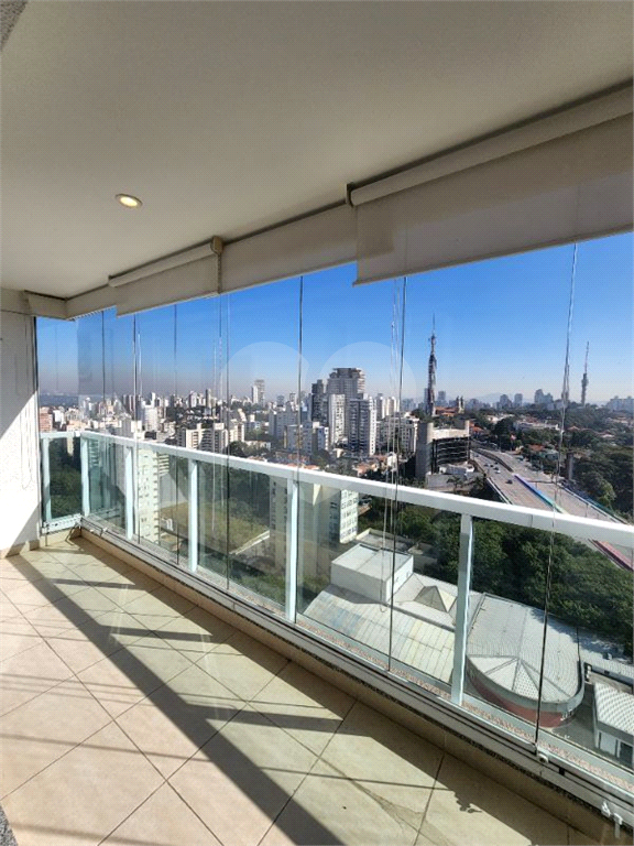 Apartamento para locação, todo mobiliado, localização excelente em Pinheiros