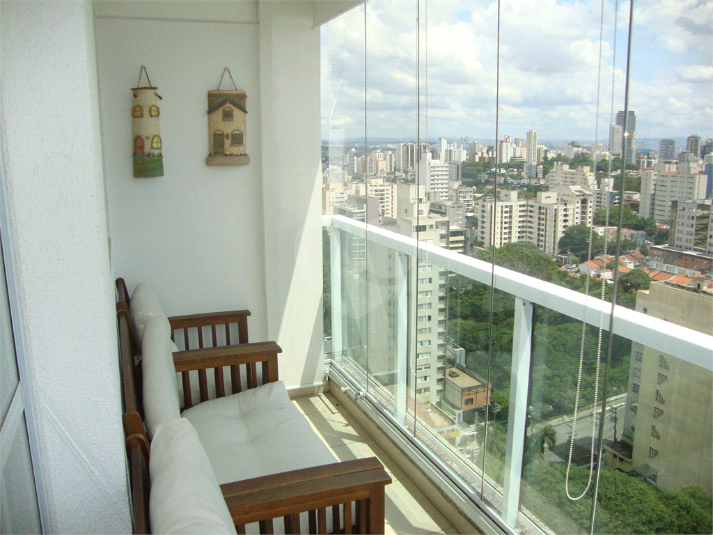 Apartamento para locação, todo mobiliado, localização excelente em Pinheiros
