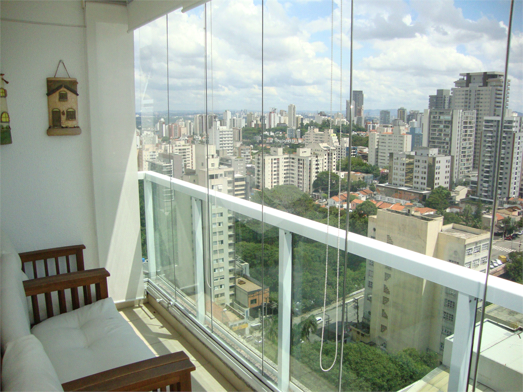 Apartamento para locação, todo mobiliado, localização excelente em Pinheiros