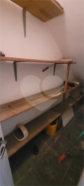 Sobrado de 364m² com 4 dormitórios, 2 suítes e 6 vagas de garagem