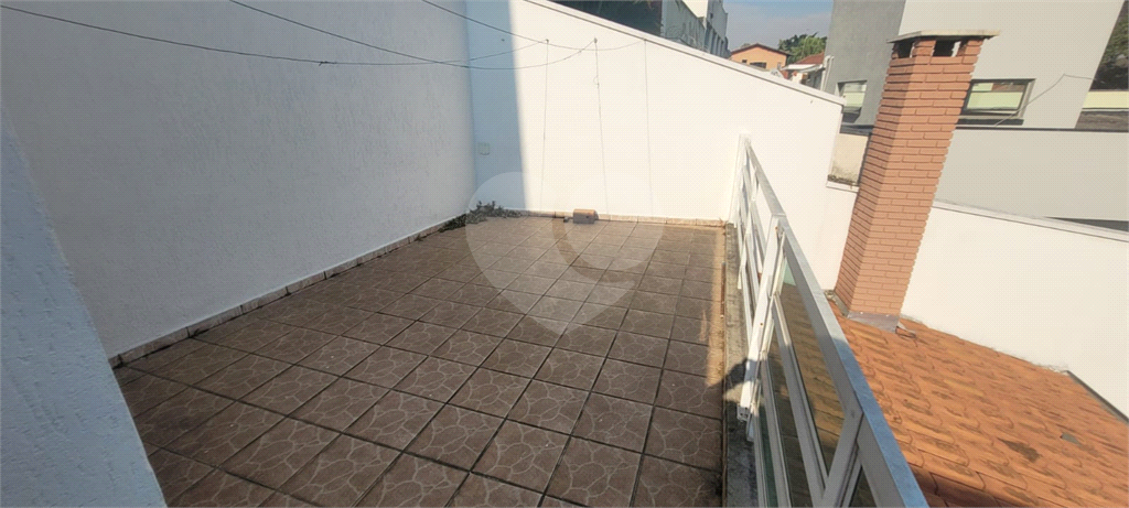 Sobrado de 364m² com 4 dormitórios, 2 suítes e 6 vagas de garagem