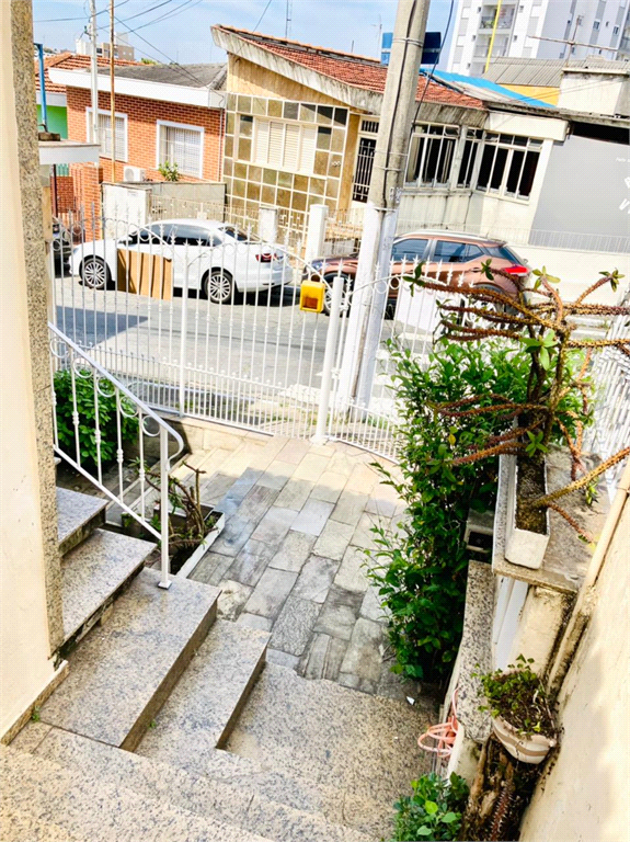 Casa térrea e muito bem localizada
