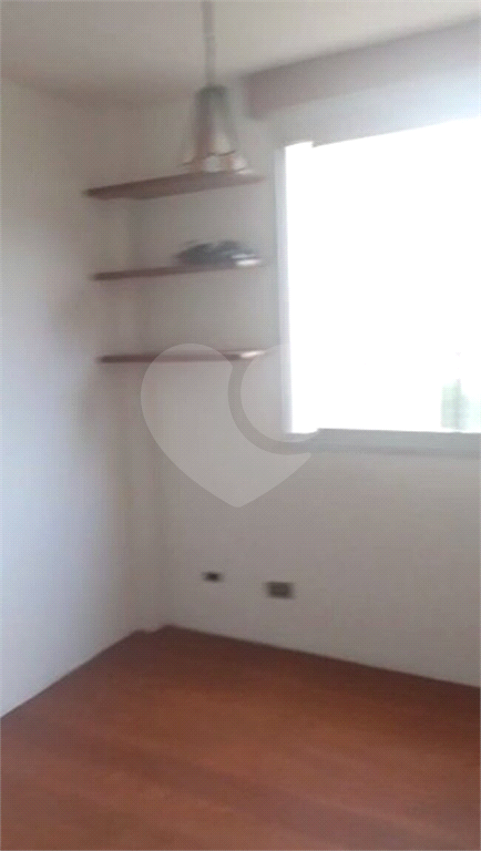 Apartamento à venda com 3 quartos, 67m² - Foto 2