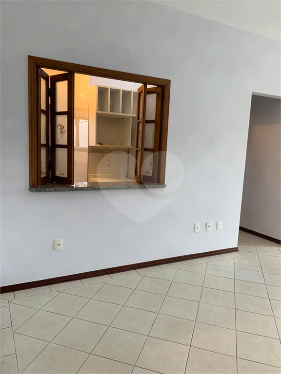 Apartamento para alugar com 2 quartos, 70m² - Foto 7