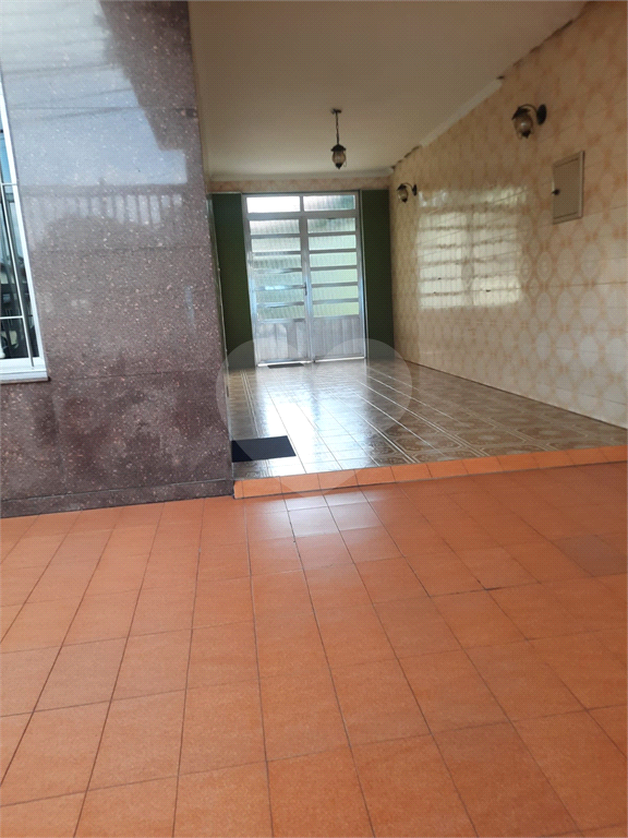 Ampla Casa no Jaraguá!