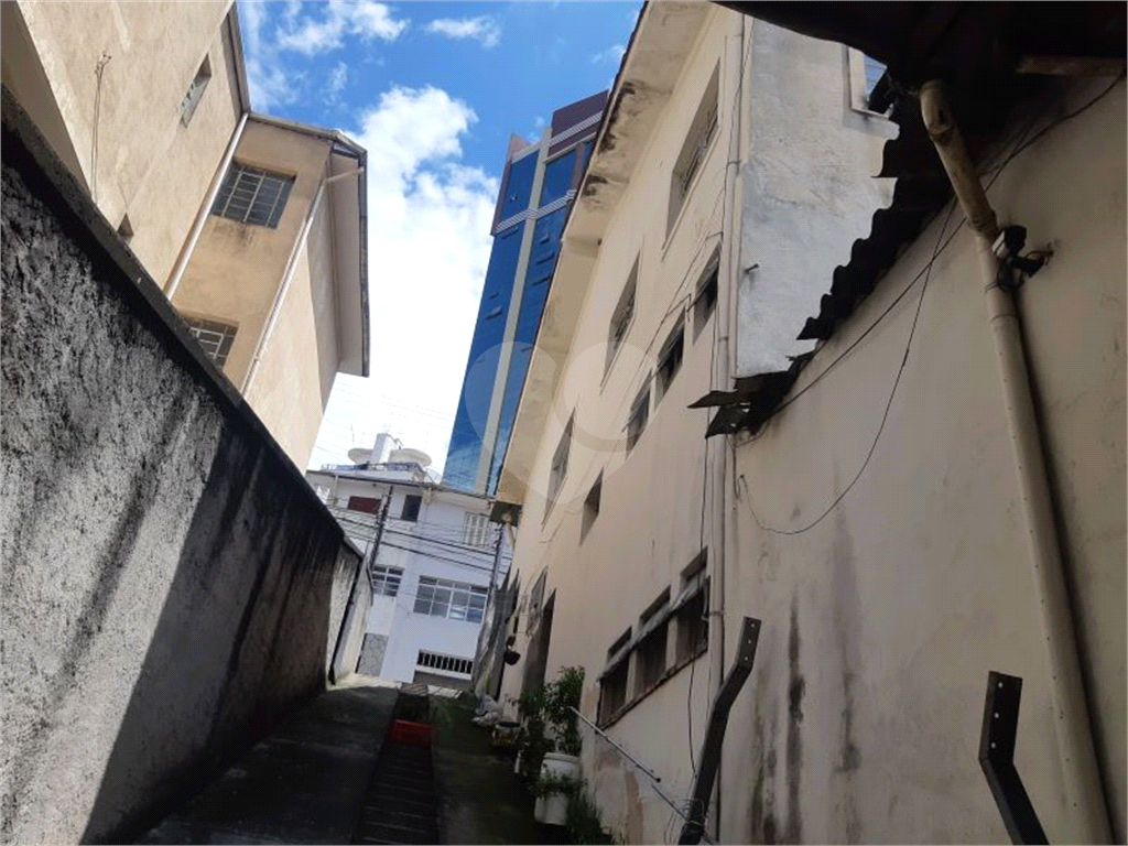 Casa a 60 metros da Av. Água Fria