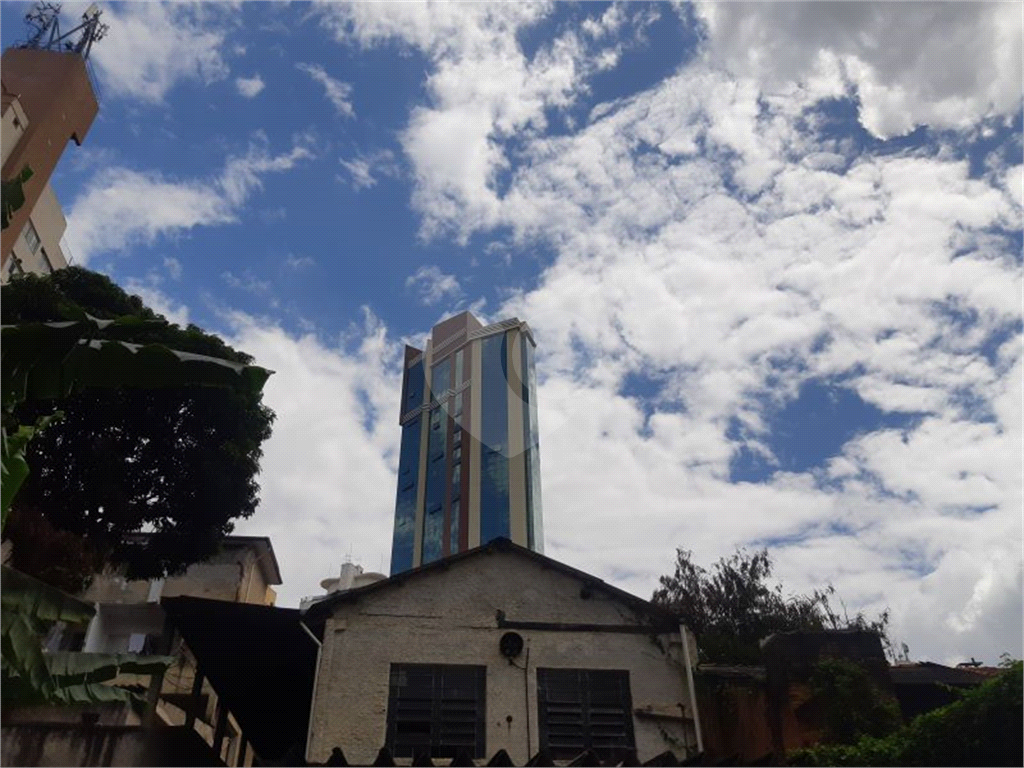 Casa a 60 metros da Av. Água Fria