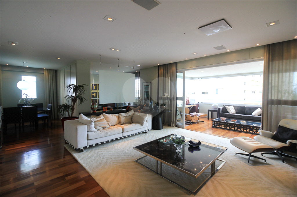 APARTAMENTO À VENDA COM 263M2 AU., 4 QUARTOS., 4 VAGAS EM ALTO DE PINHEIROS