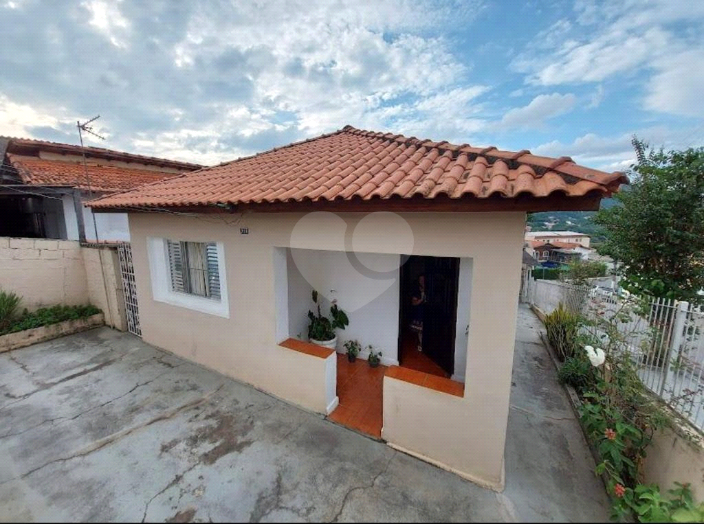 Casa à venda com 2 quartos, 93m² - Foto 1