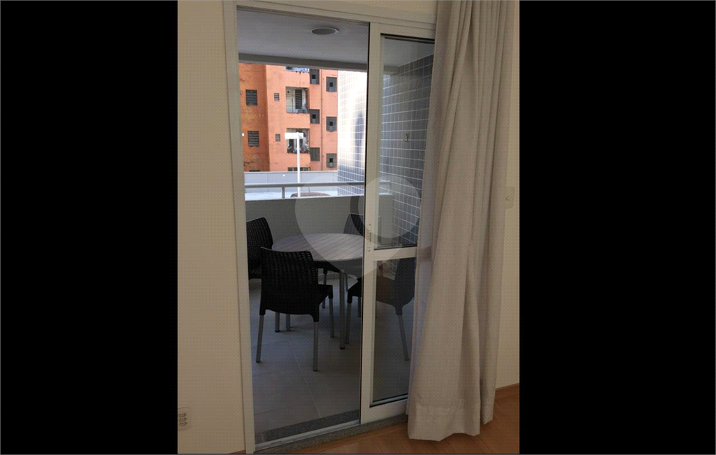 APARTAMENTO em HIGIENÓPOLIS