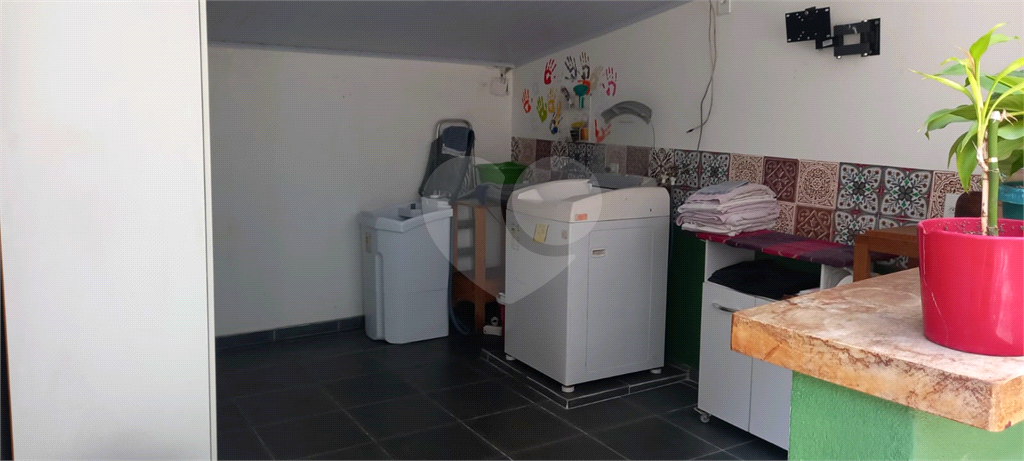 Excelente Sobrado para construtores, com 3 dormitórios, sendo 01 suíte