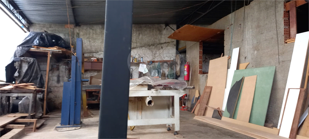 Excelente Sobrado para construtores, com 3 dormitórios, sendo 01 suíte