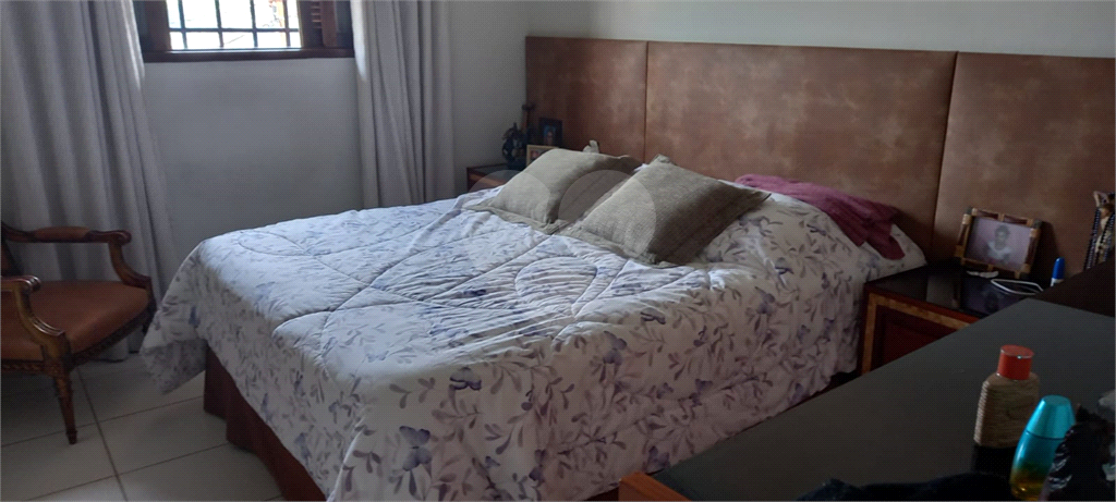 Excelente Sobrado para construtores, com 3 dormitórios, sendo 01 suíte