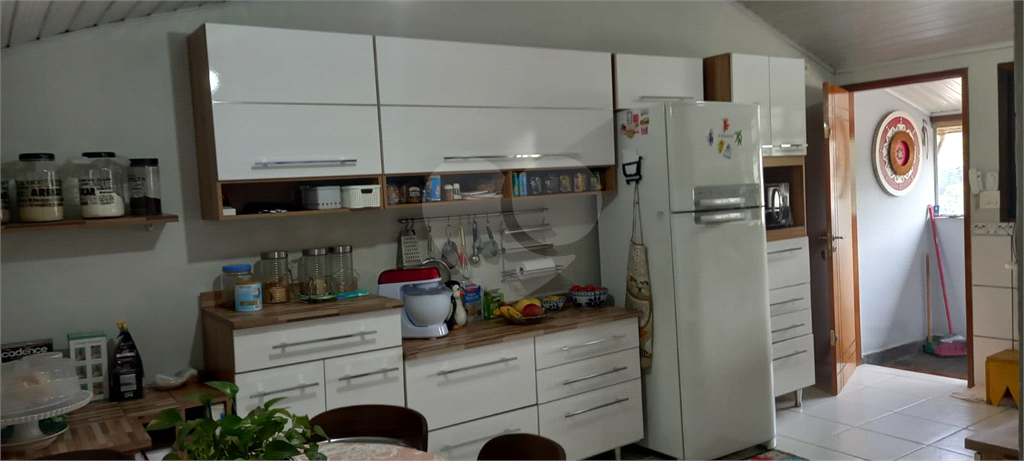 Excelente Sobrado para construtores, com 3 dormitórios, sendo 01 suíte