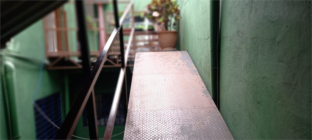 Excelente Sobrado para construtores, com 3 dormitórios, sendo 01 suíte