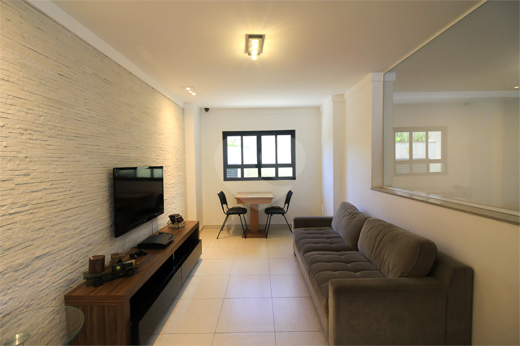 Amplo apartamento em excelente localização, entre Av Água Fria e Nova Cantareira