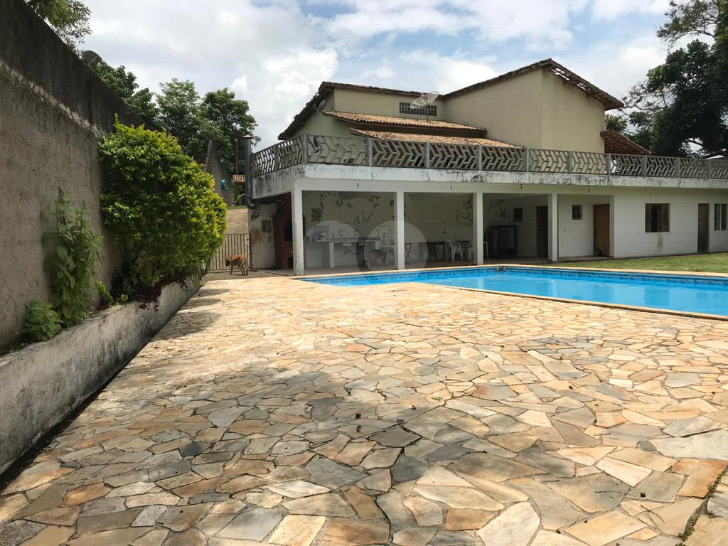 Casa à venda com 5 quartos, 316m² - Foto 1