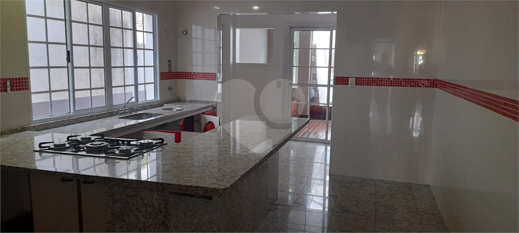 Casa à venda com 3 quartos, 300m² - Foto 13