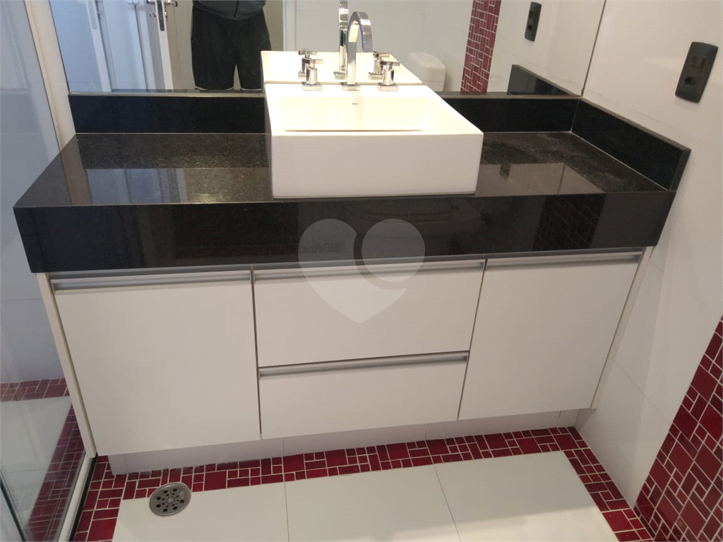 Apartamento 3 suítes, varanda gourmet, 3 vagas em Condomínio Clube na Mooca