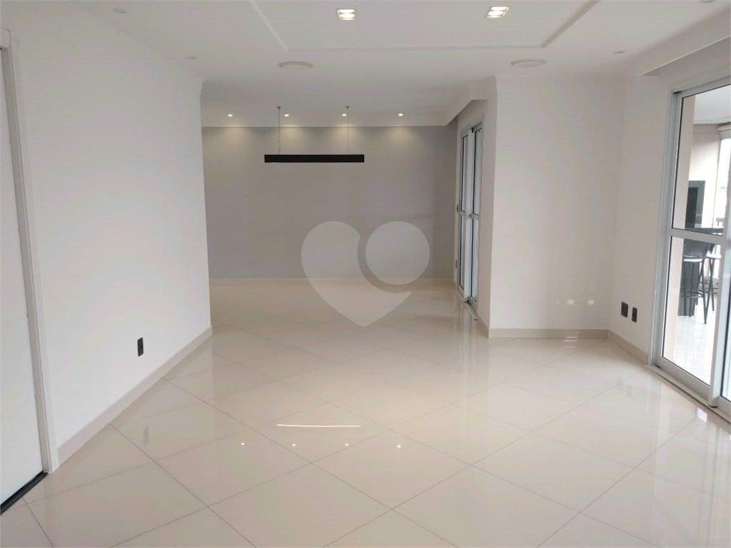 Apartamento 3 suítes, varanda gourmet, 3 vagas em Condomínio Clube na Mooca
