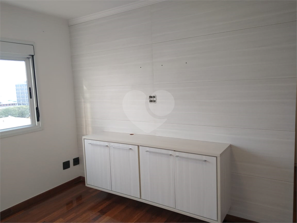 Apartamento 3 suítes, varanda gourmet, 3 vagas em Condomínio Clube na Mooca