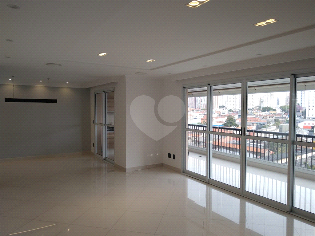 Apartamento 3 suítes, varanda gourmet, 3 vagas em Condomínio Clube na Mooca