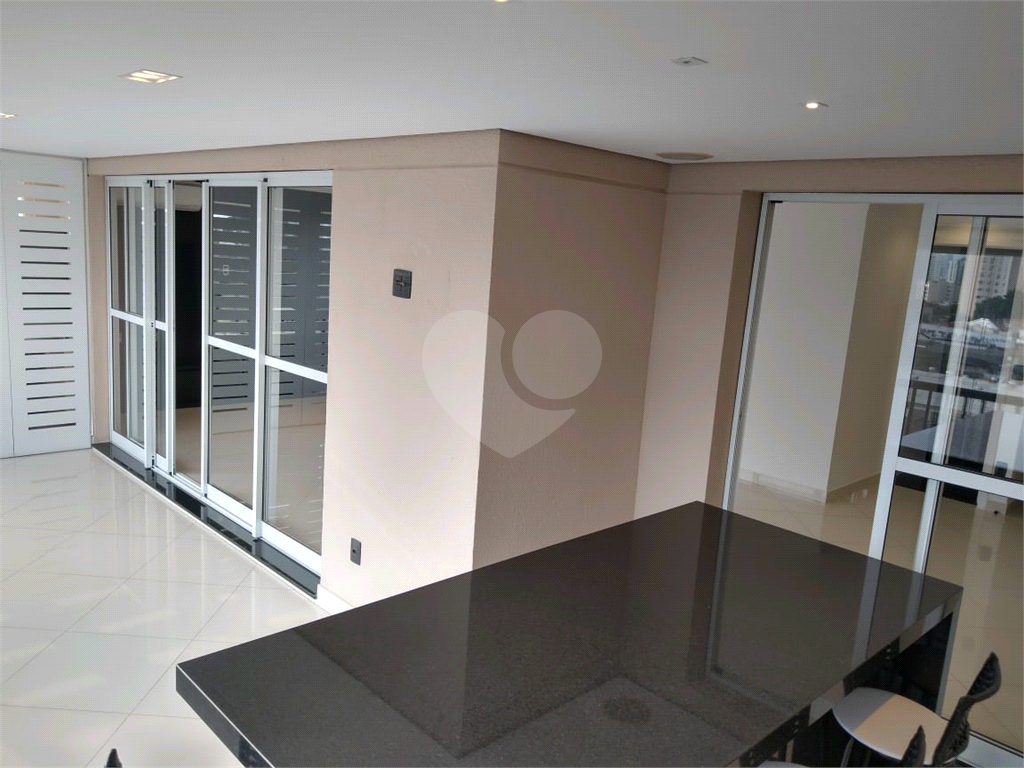 Apartamento 3 suítes, varanda gourmet, 3 vagas em Condomínio Clube na Mooca