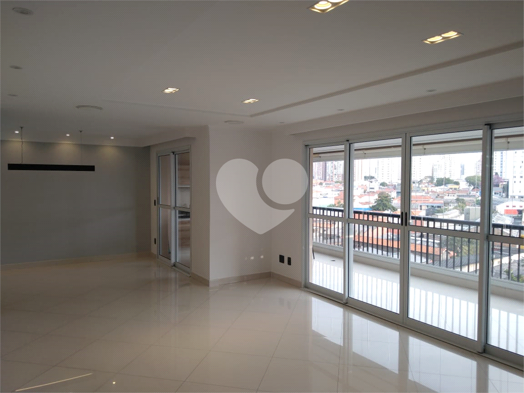 Apartamento 3 suítes, varanda gourmet, 3 vagas em Condomínio Clube na Mooca