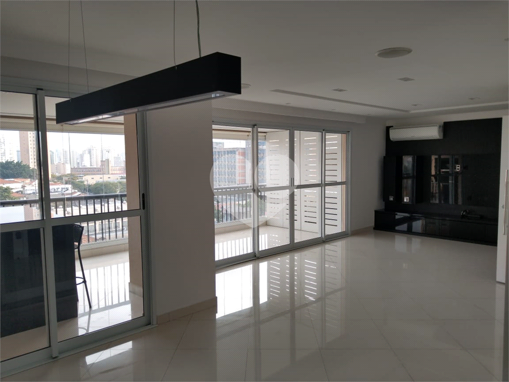 Apartamento 3 suítes, varanda gourmet, 3 vagas em Condomínio Clube na Mooca