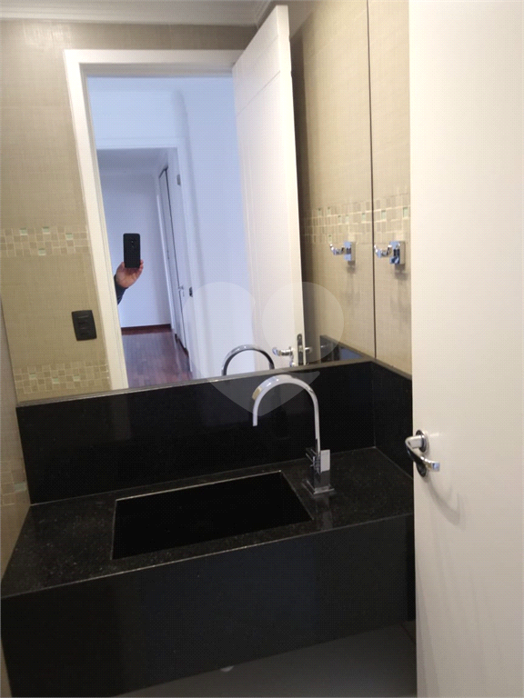 Apartamento 3 suítes, varanda gourmet, 3 vagas em Condomínio Clube na Mooca